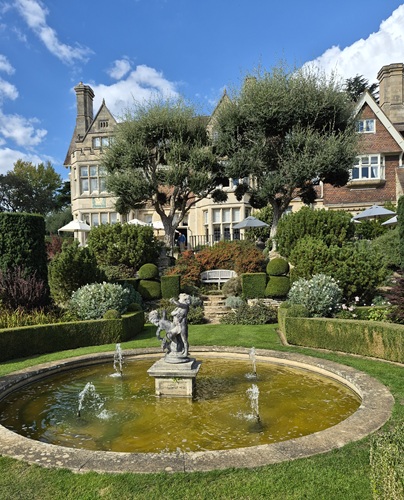 Hotel & Gardens